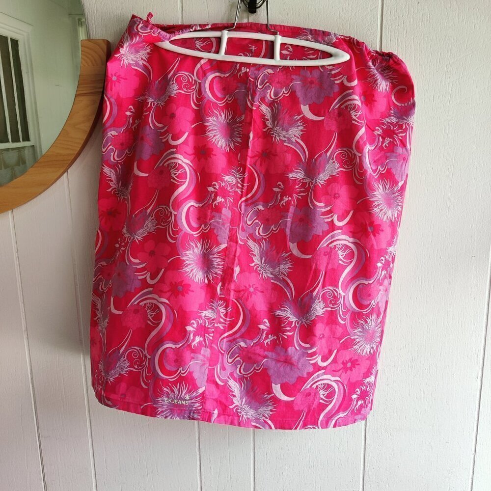 Skirt in summer colors, Calvin Klein. Pink & Cream Floral Cotton .Drawstring Tie - Picture 2 of 7